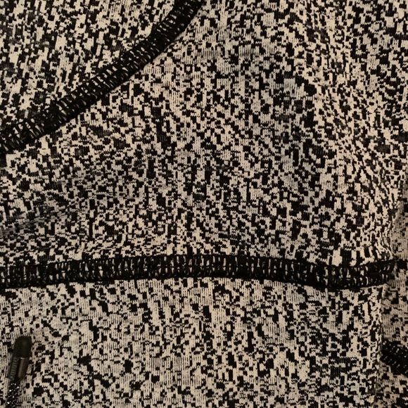 Lululemon printed leggings size 4 - Picture 5 of 5